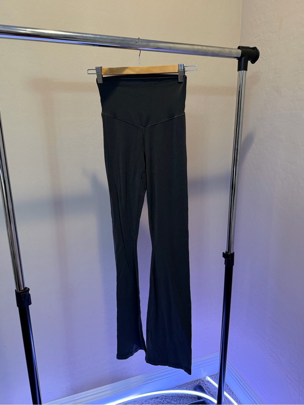 OFFLINE by Aerie Real Me Xtra Bootcut Leggings (Black)
